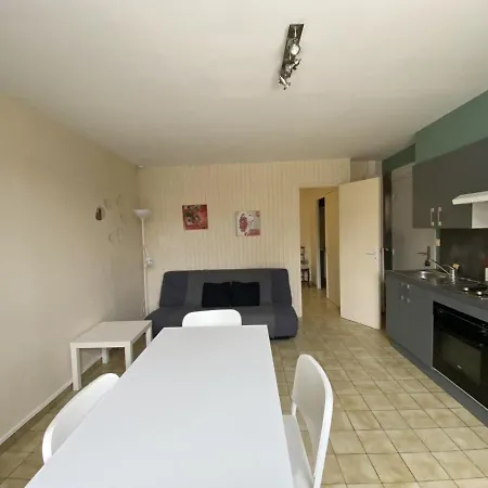 Moderne T2 Avec Wi-fi En Centre-ville, A Proximite Des Thermes De